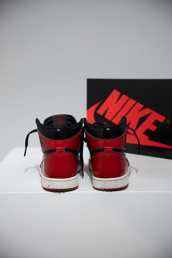 Jordan 1 High Patent Bred (Taille 41)