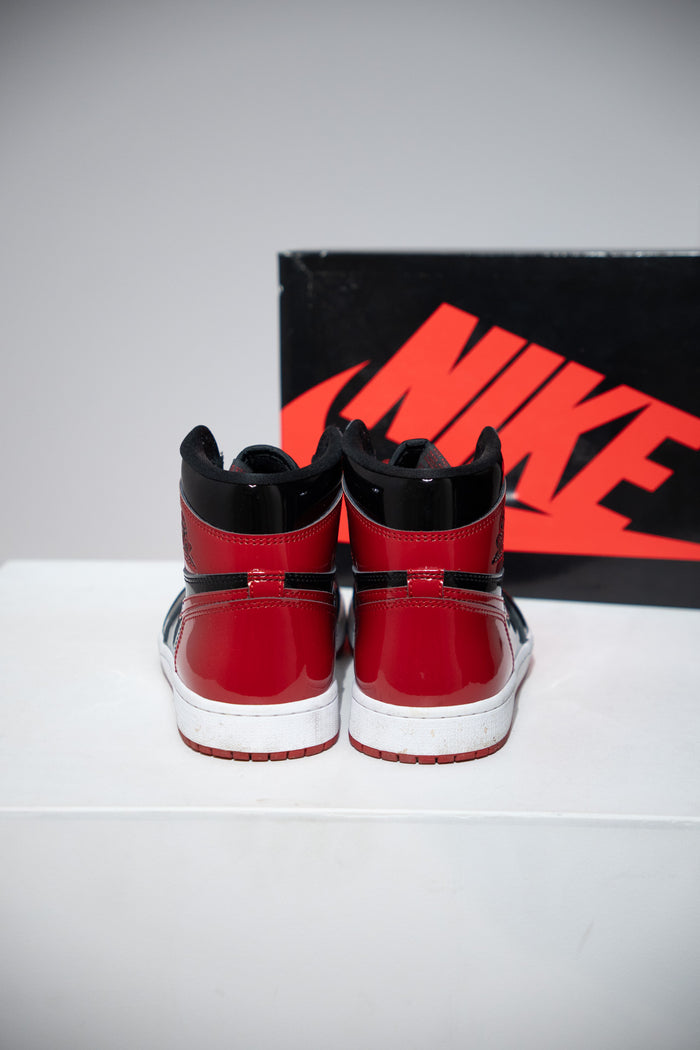 Jordan 1 High Patent Bred (Taille 42,5)