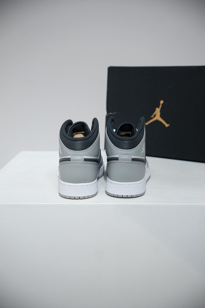 Jordan 1 Mid Anthracite GS (Taille 36,5)