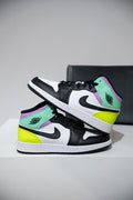 Jordan 1 Mid Multi (Taille 38,5)