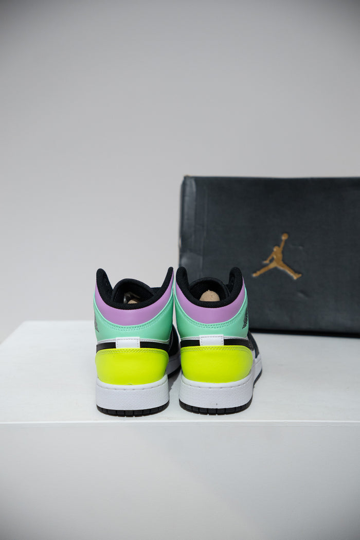 Jordan 1 Mid Multi (Taille 38,5)