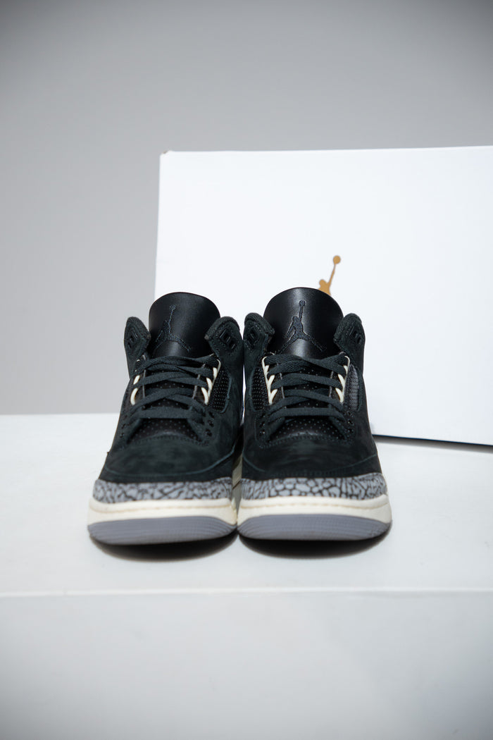 Jordan 3 Off Noir (Taille 40,5)