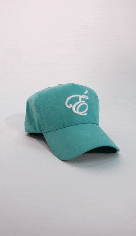 360 view of Éclectique green suede baseball cap
