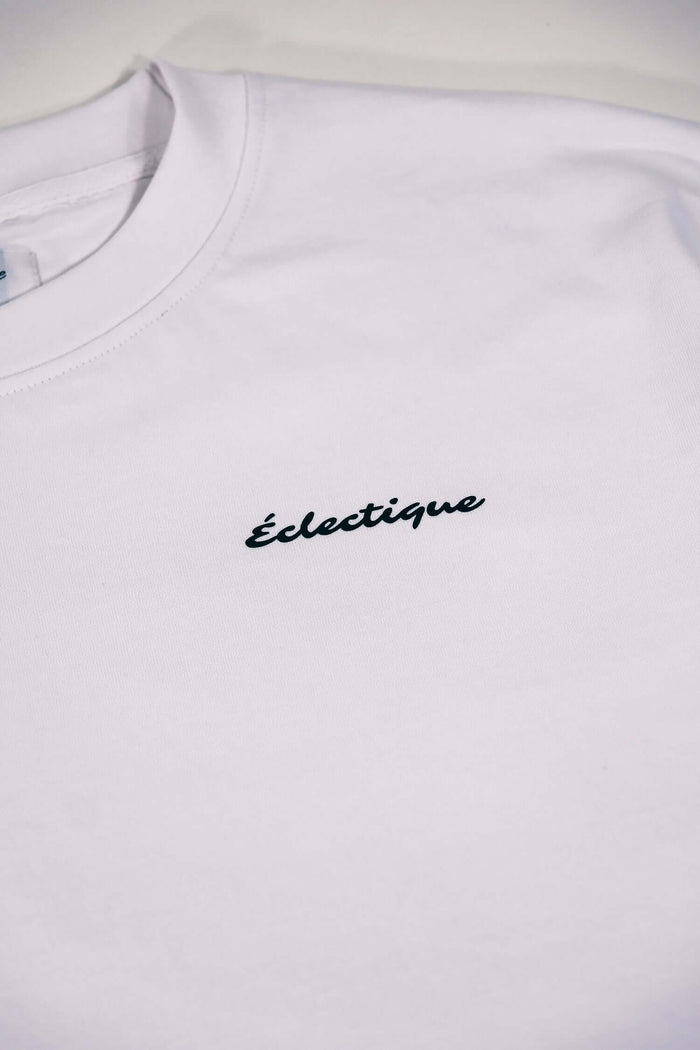 Sedona graphic T-shirt close-up of Éclectique script logo