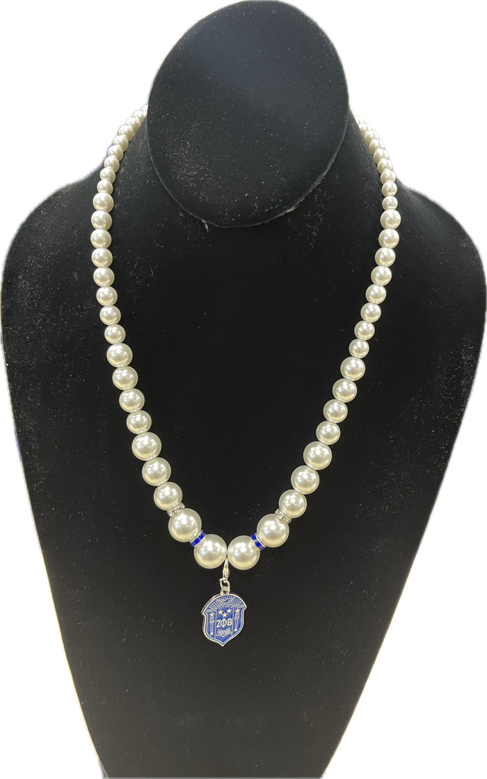 Zeta Pearl Earrings